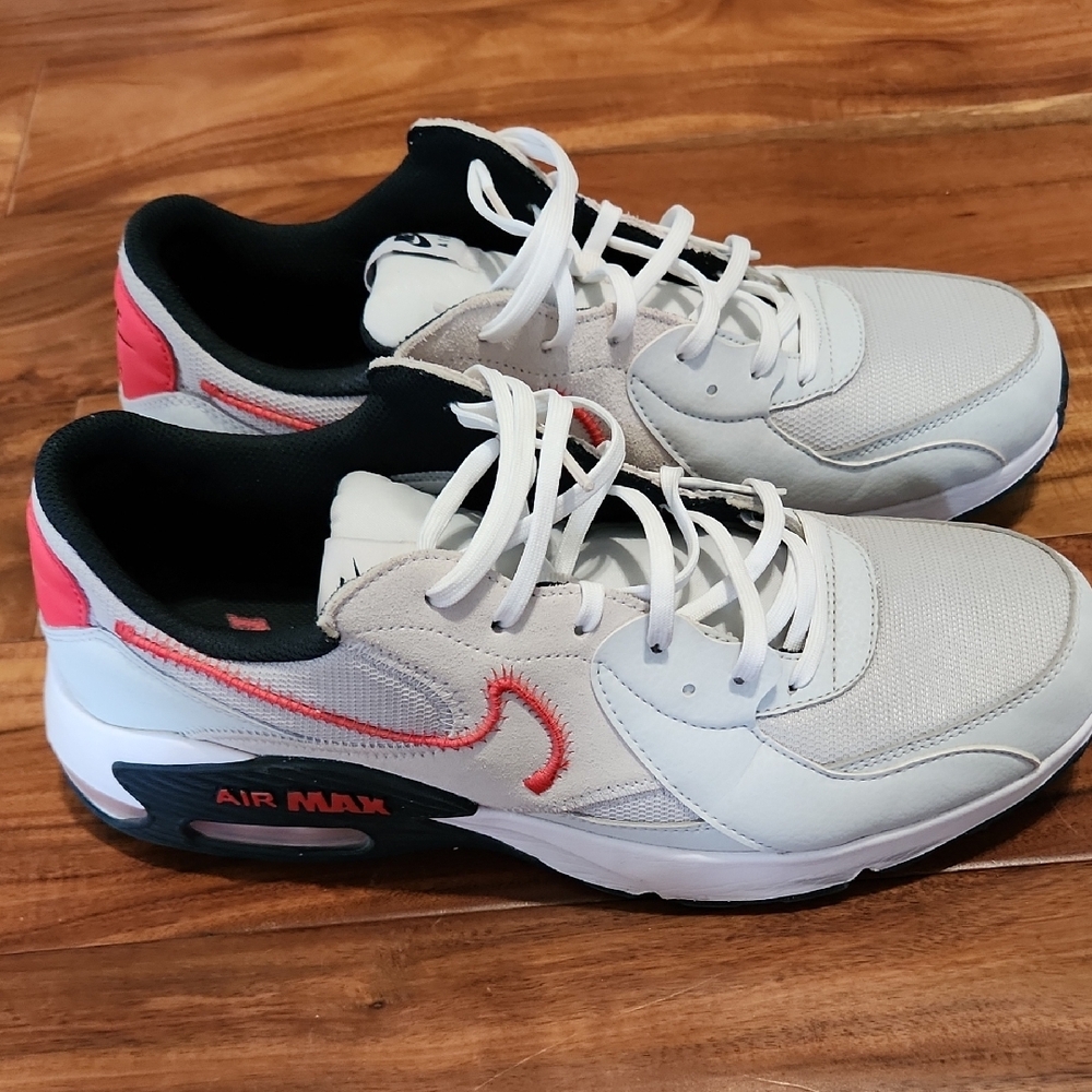 Men's Nike Air Max White and Red Shoes Size 12 Like New